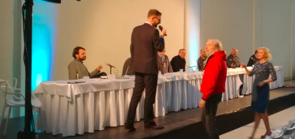 Ve Veletržním paláci se konala debata o SEFO. Řediteli Muzea umění bylo na konci debaty zabráněno vystoupit.