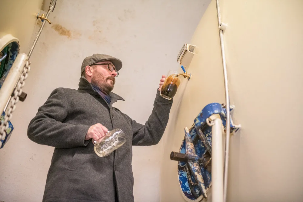 Vařit pivo může jen opravdový srdcař, říká obchodní sládek Budějovického Budvaru Aleš Dvořák.