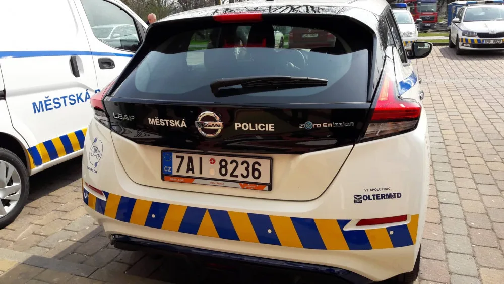 Olomoučtí strážníci budou jezdit novými elektromobily.