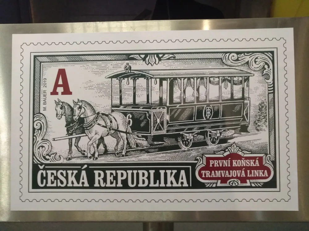 Nejstarší MHD v Česku slaví 150 let. Česká pošta vydala k výročí městské dopravy v Brně speciální známku.