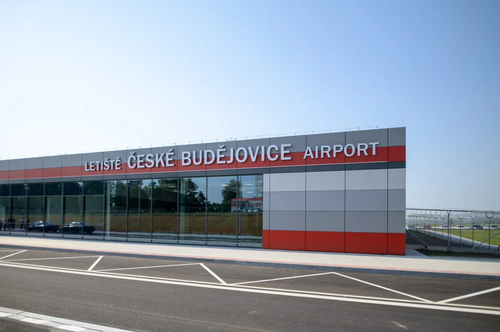 Nový terminál na letišti.