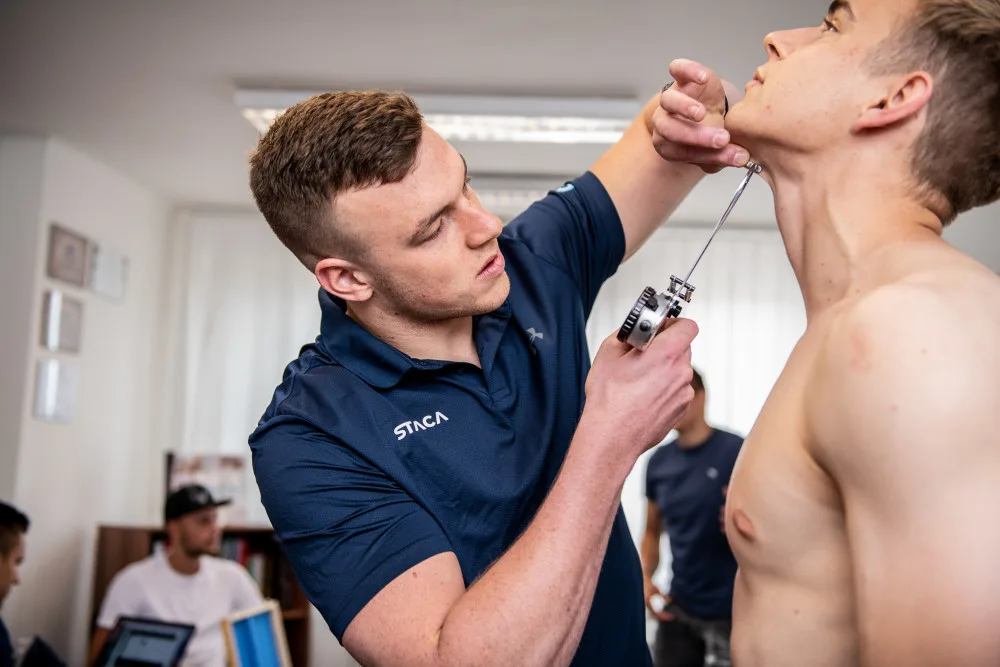 Nerad odmítám lidi, ale den má bohužel jen 24 hodin, říká budějcký trenér Dominik Kodras.