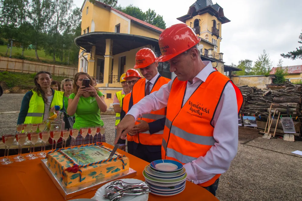 Ve Vratislavické kyselce začíná rekonstrukce. Minerálka se bude stáčet nejdřív za tři roky.