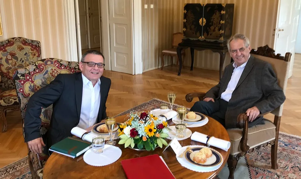 Zeman jmenoval Zaorálka, skončil spor o výměnu ministra kultury.