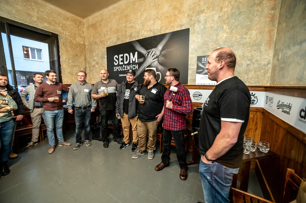 Představení Sedmi spolčených.