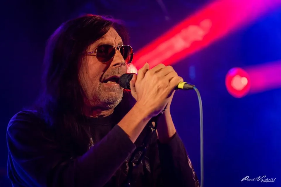 Rocker Aleš Brichta se objeví na poštovní známce.