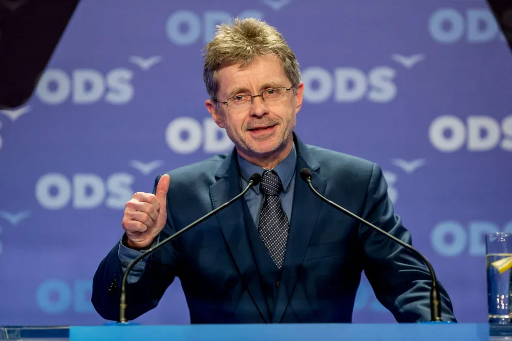 Na Tchaj-wan doprovodí Vystrčila 90členná delegace