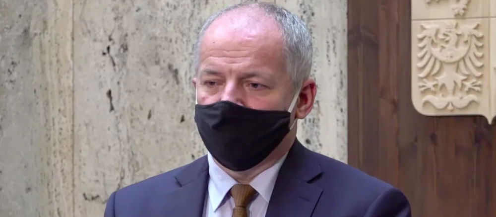 Hospody do desíti večer a další omezení sportovních akcí. Prymula potvrdil nová opatření