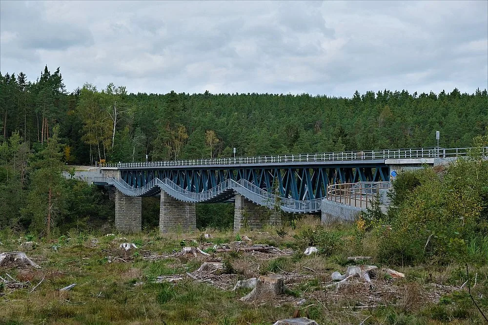 Železniční most v Pňovanech a zavěšená lávka pro pěší i cyklisty má Cenu Patria Nostra
