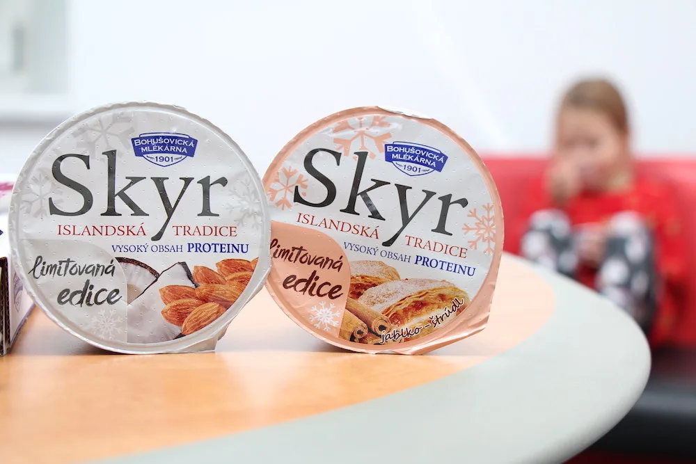 Islandská tradice v českých domovech. SKYR Bohušovické mlékárny zasytí, potěší a osladí vám den. A venku má novou zimní edici!