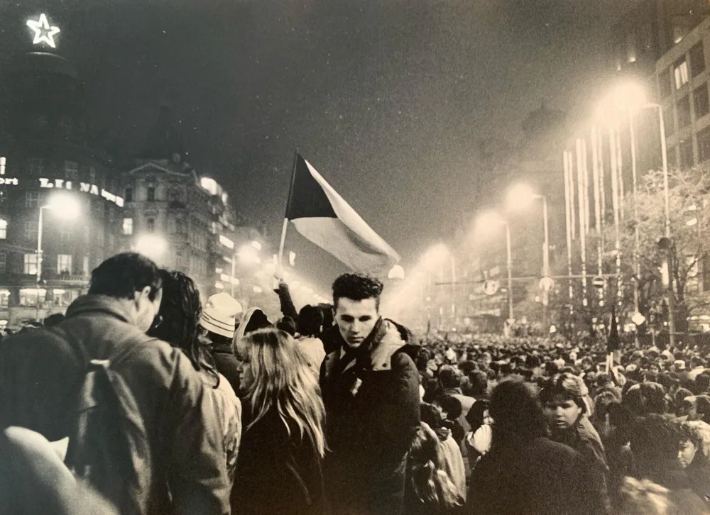 Nikdo nevěděl, jak to bude dál, říká účastník a autor fotek z listopadu 1989.