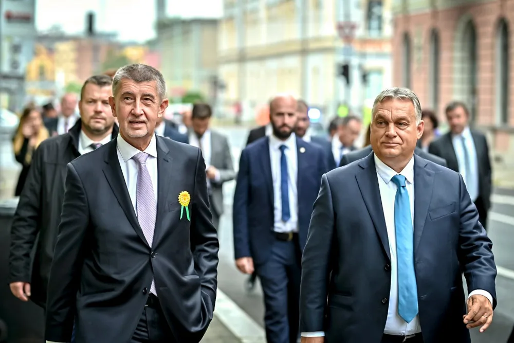 Někteří novináři se nedostali na tiskovou konferenci Babiše a Orbána. Důvod? Údajně kapacita