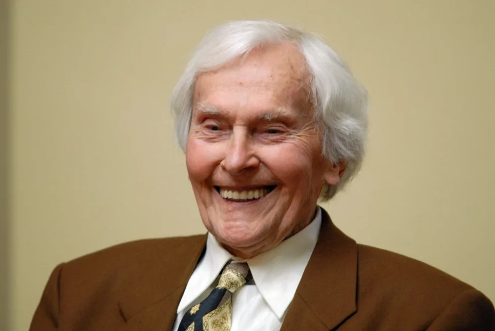 Zemřel cestovatel Miroslav Zikmund, bylo mu 102 let.