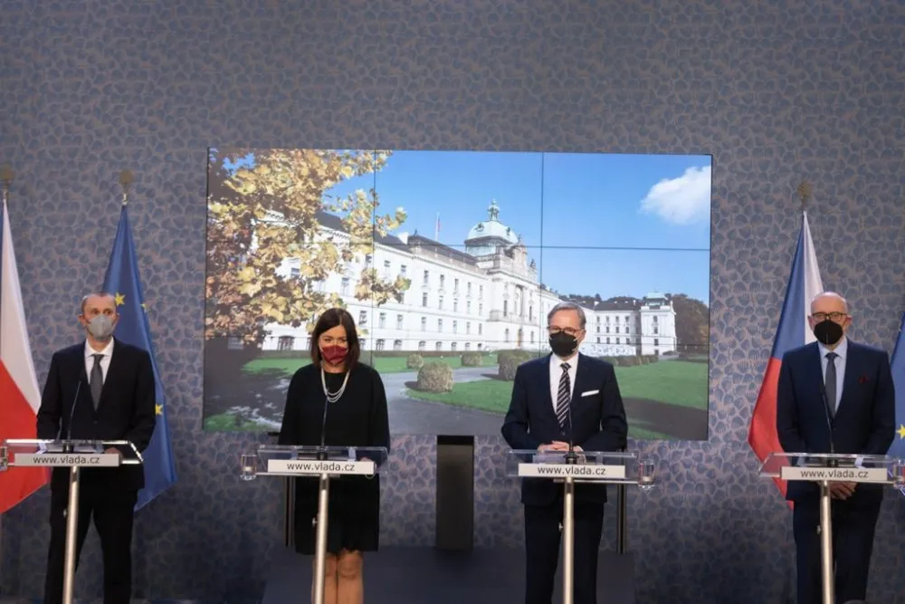 Noví ministři se ujali úřadů, výjimkou je ministr zemědělství, který má covid.