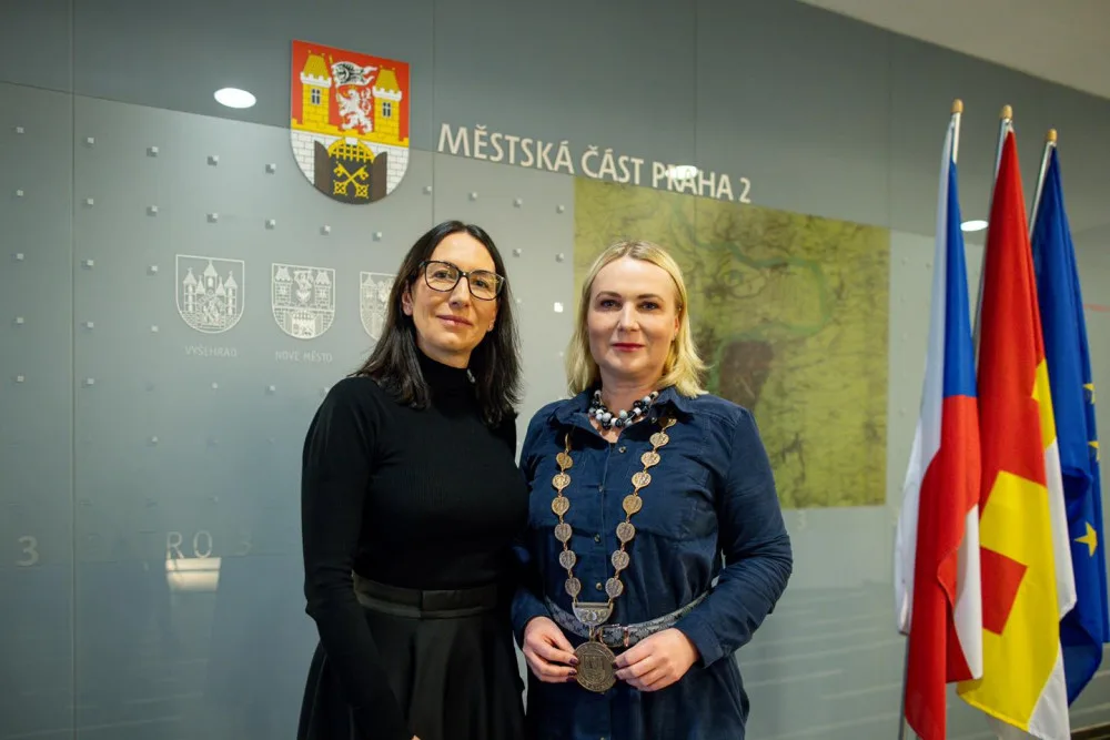 Jana Černochová a Alexandra Udženija.