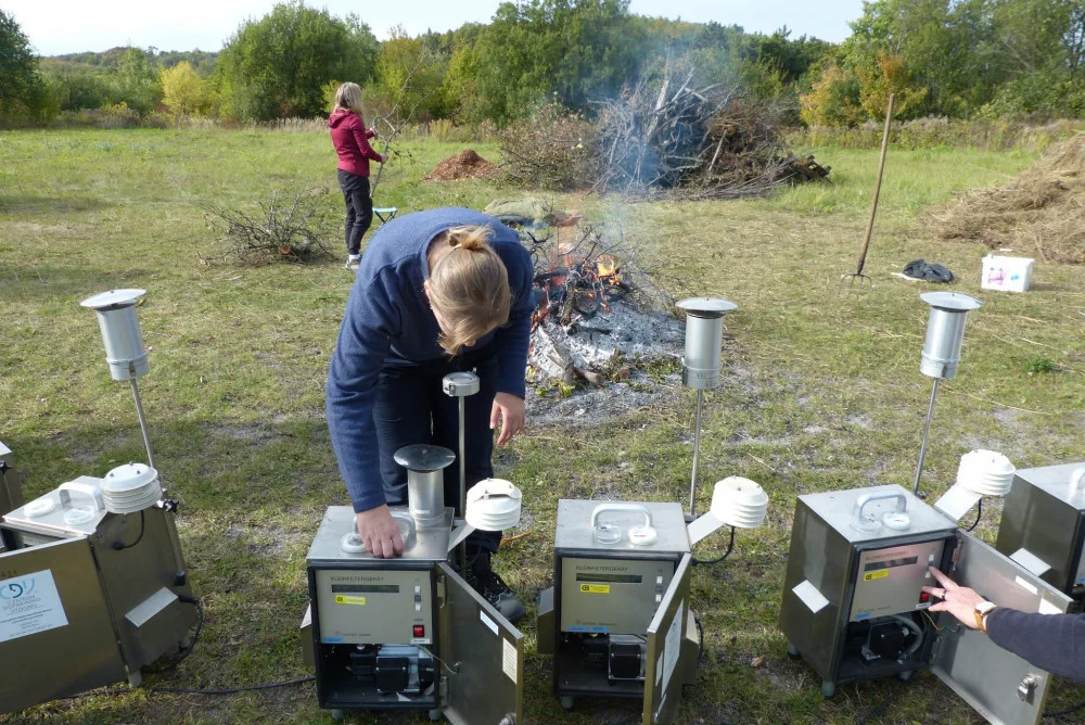 Poznatek expertů z Brna: Pálení v otevřených ohništích extrémně znečišťuje ovzduší.