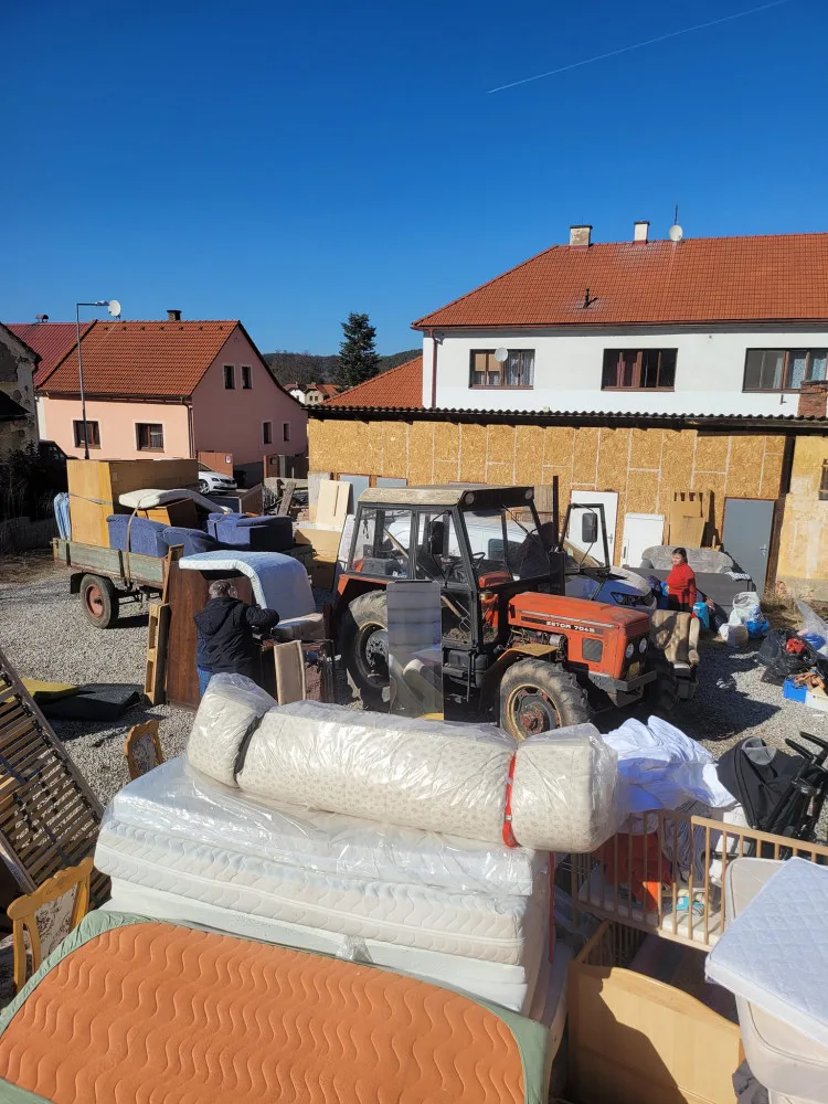 Plzeňský podnikatel spolu s přáteli upravil zchátralý dům pro ukrajinské maminky s dětmi, pracují i na dalších