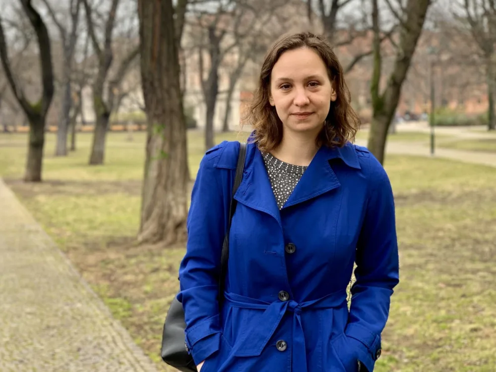 Pořád si pamatuju ten sladký pach mrtvých ruských vojáků, říká reportérka Darja Stomatová.