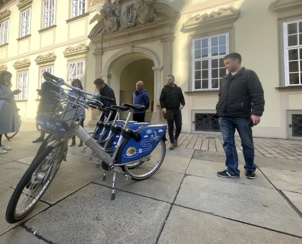 Brno nabídne lidem zdarma jízdy na sdílených kolech.