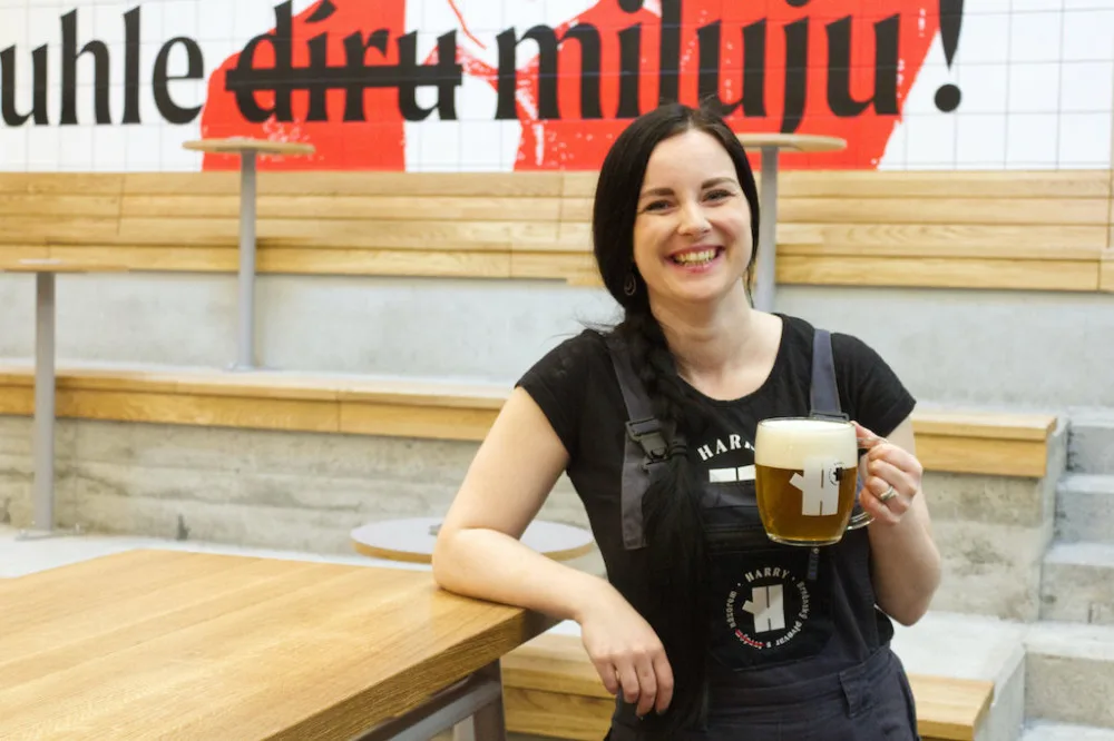 Českou pivní kulturu kazí piva z petky, říká brněnská mistryně pěnivého moku.