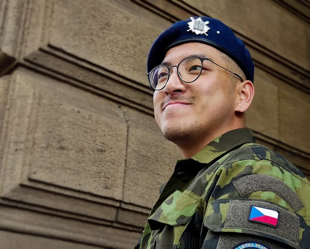 Průvodce v Sapě, herec i voják v aktivní záloze. V armádě jsem si dvakrát sáhl na dno, říká Dave