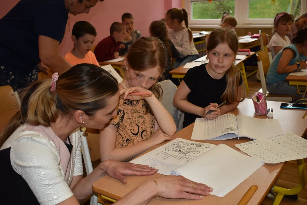Dětem z Ukrajiny nejvíce chybí jejich tátové, popisuje učitelka z adaptační skupiny na Bolevecké základní škole