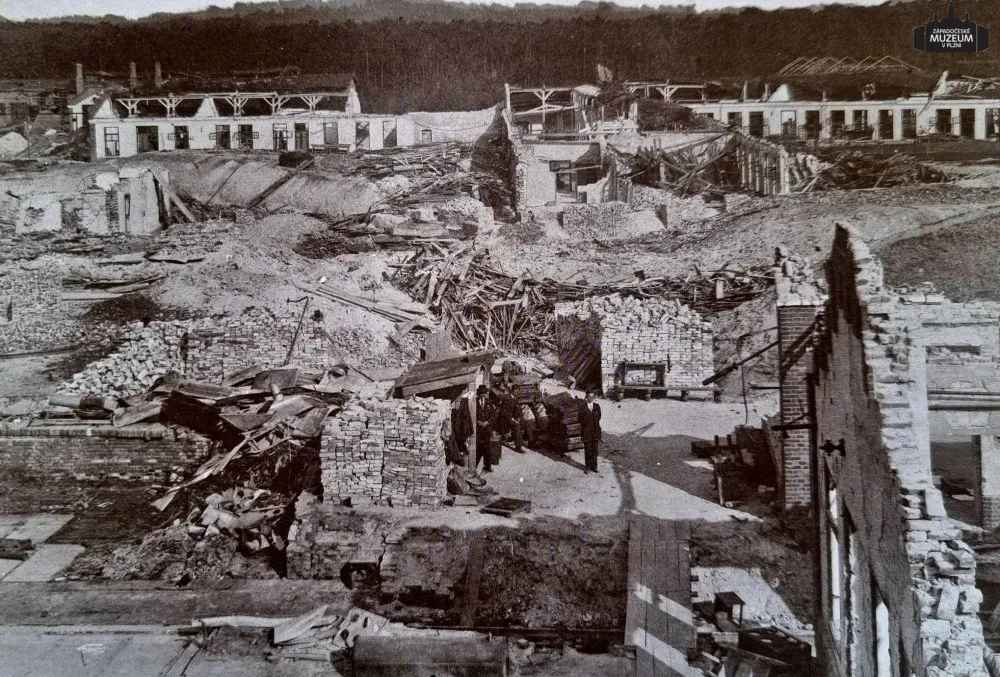Při tragickém výbuchu muniční továrny v plzeňském Bolevci zahynulo před 105 lety až 300 osob.