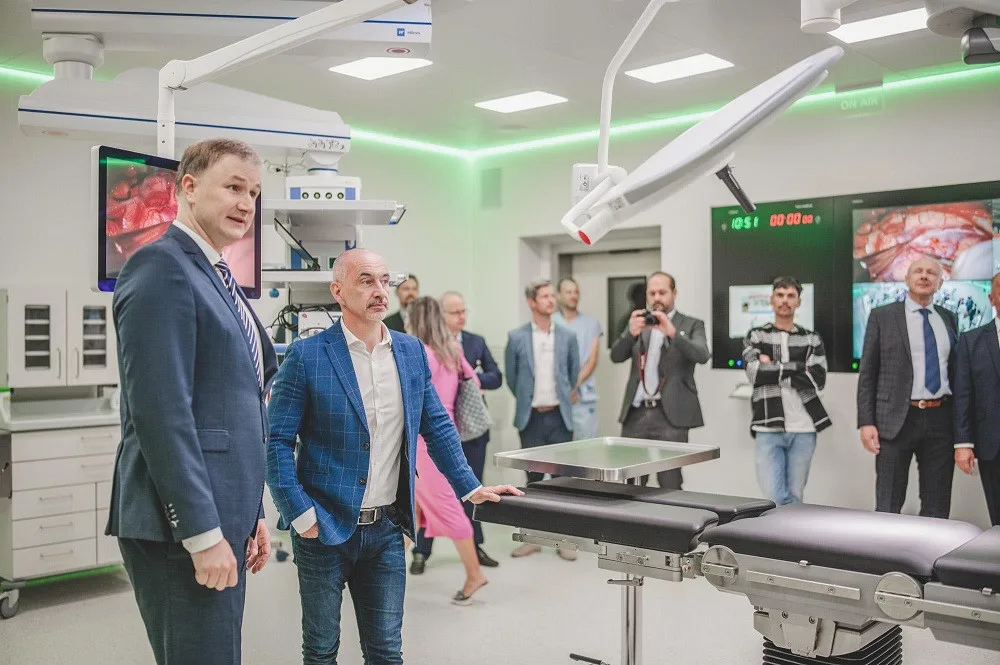 Budějcká nemocnice představila nové prostory za více než miliardu. Vzniklo tam 12 operačních sálů