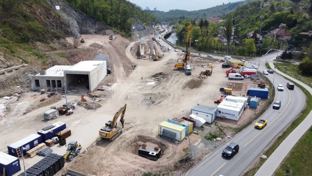 Brno pozoruje, jak roste městský okruh. Silničáři se pochlubili unikátními snímky.