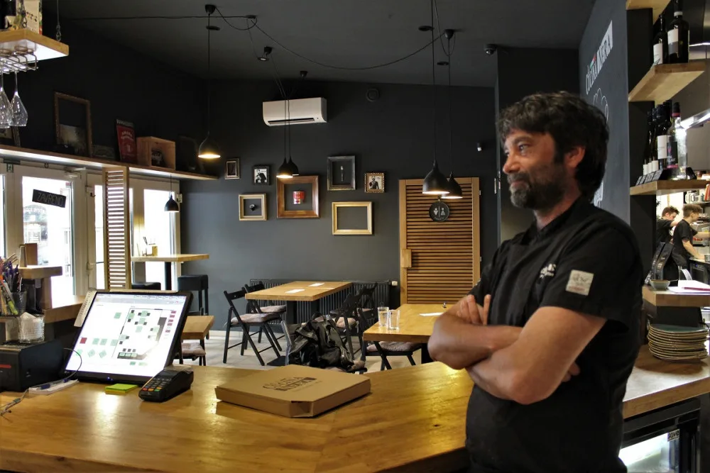 Někomu chutná pizza s eidamem, ale já si ji nevyberu, říká pizzař, který do Brna přivezl Itálii