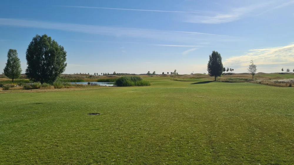 Natland ke Zbraslavi přidává pod značku Prague City Golf i Vinoř.