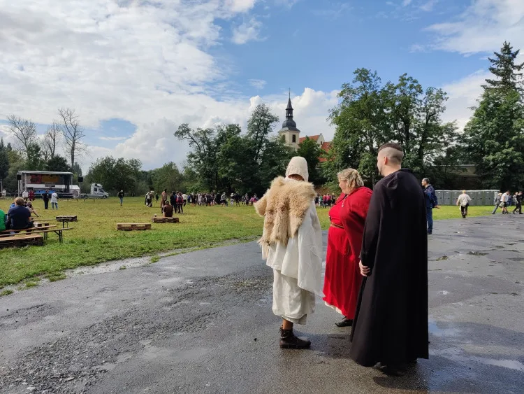 Totálním fiaskem skončila původně avizovaná pompézní akce, Templářský víkend naštval diváky i trhovce