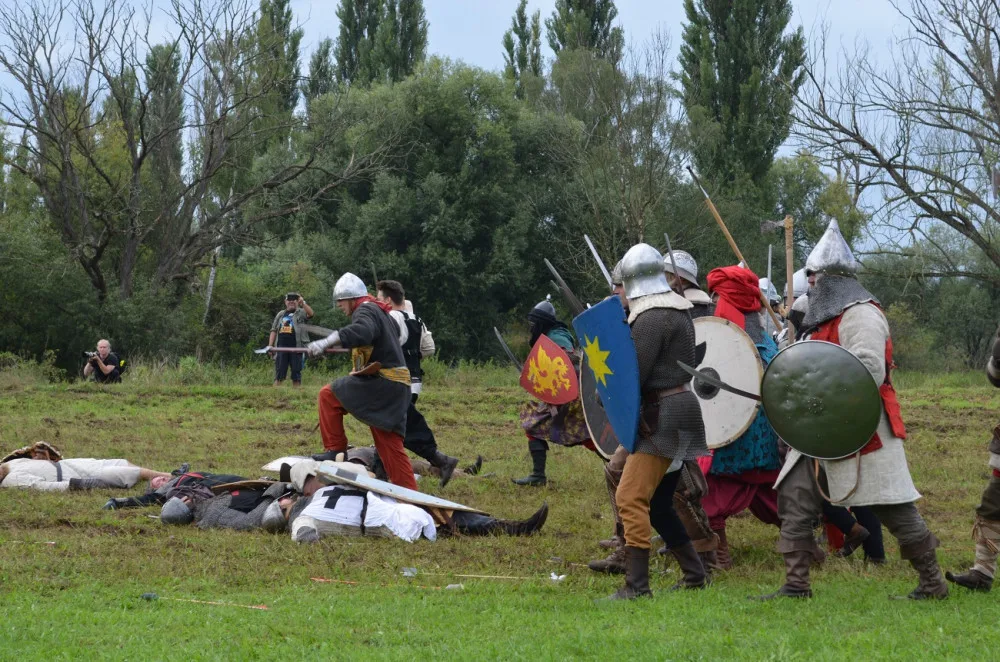 Totálním fiaskem skončila původně avizovaná pompézní akce, Templářský víkend naštval diváky i trhovce