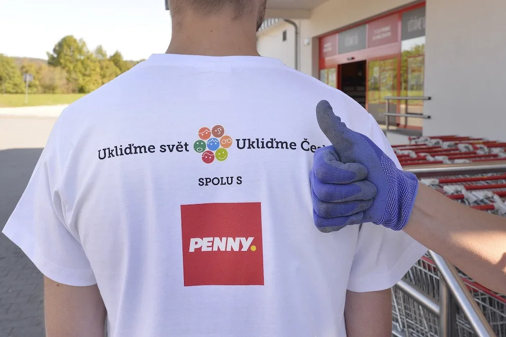 Veřejnost s PENNY uklidí podzimní Česko