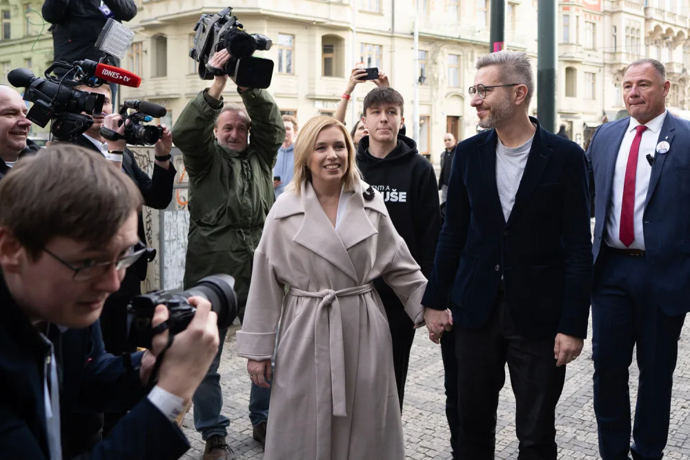 FOTO: Say no to Putin nebo Milan Rokytka. Podívejte se na atmosféru volebních štábů
