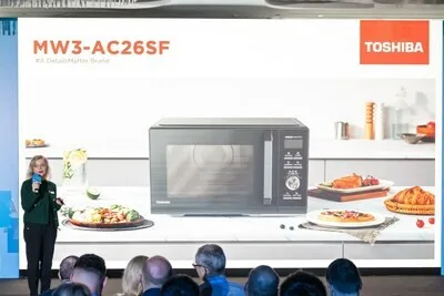 Společnost Toshiba představila nový design – novou mikrovlnnou troubu New Air Fry Microwave Oven na setkání Evropské obchodní konference 2024 v Řecku