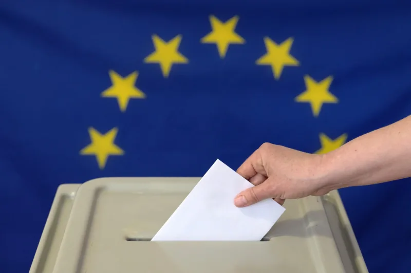 Živě: Debata Vysoké školy CEVRO o volbách do EP