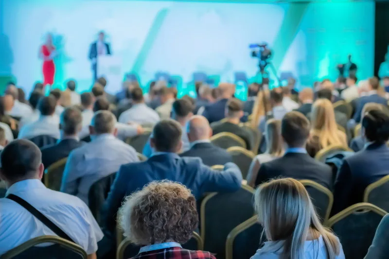 Eviden zve programátory a vývojáře na konferenci PragVue