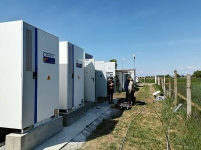 SERMATEC podporuje strategii nulových emisí uhlíku projektem pro komerční skladování energie ve východní Evropě