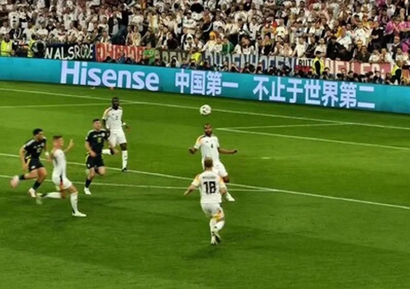 Hisense spouští mural artovou kampaň “Beyond Glory” k fotbalovému ME EURO 2024. A slibuje neopakovatelné divácké zážitky i u svých televizorů