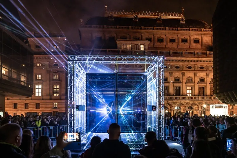 Štěrkovna Open Music: Světelné instalace vzbudí úžas