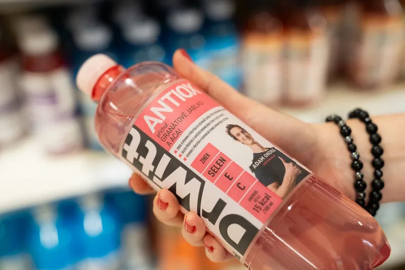 Češi objevili kouzlo funkčních vod s vitamíny a minerály. Tesco významně rozšířilo nabídku