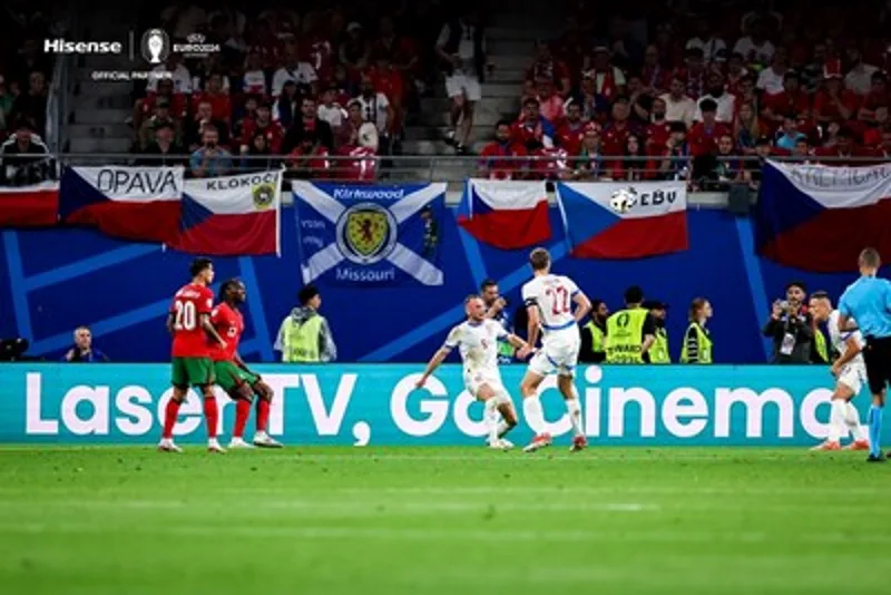 Společnost Hisense divákům umožňuje sledovat zápasy UEFA EURO 2024™ skutečně ve velkém