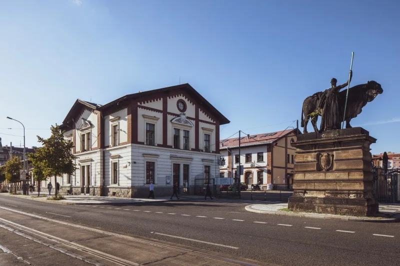 Probíhající rekonstrukce a úpravy hal v Holešovické tržnici