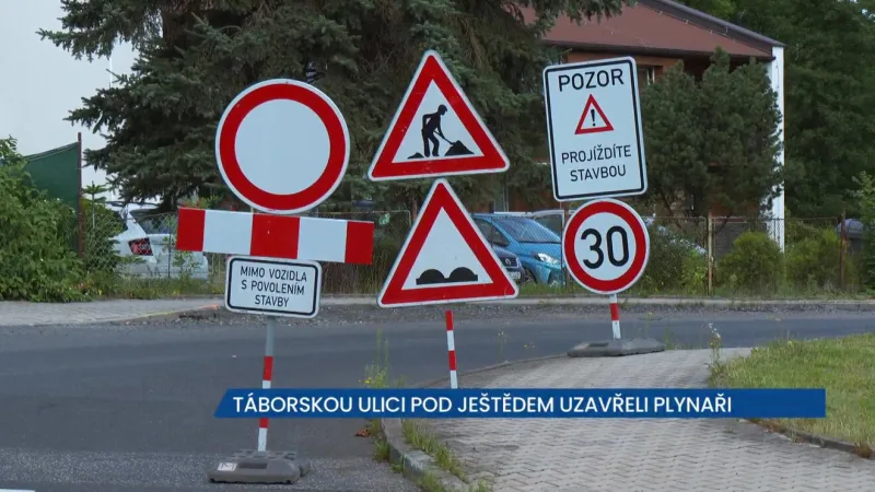 Táborskou ulici pod Ještědem uzavřeli plynaři, řidiči se musí obrnit trpělivostí