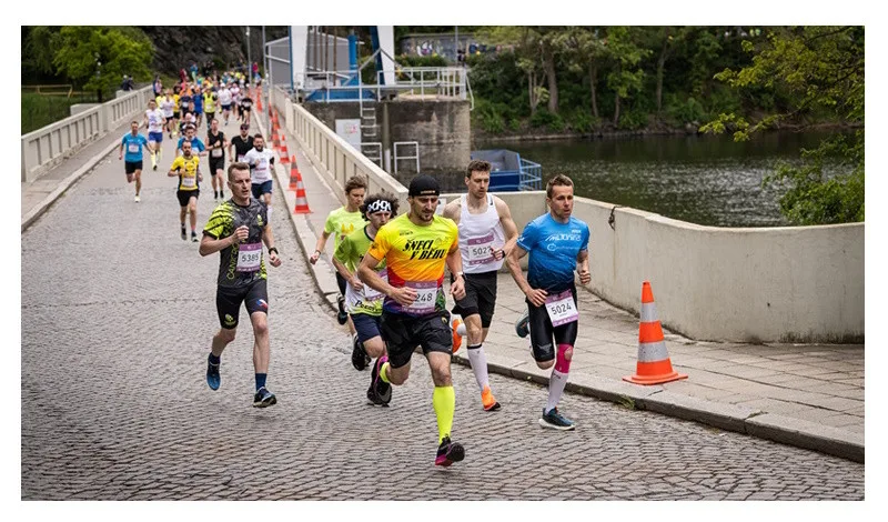 ČEZ RunTour otevře podzimní sezonu vyprodaným závodem v Brně. U přehrady poběží přes dva tisíce běžců!