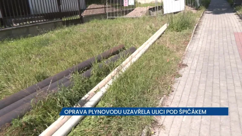 Rekonstrukce plynovodu už přes rok uzavírá řadu ulic v Tanvaldu