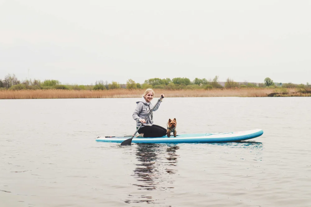 Jak na paddleboarding se psem