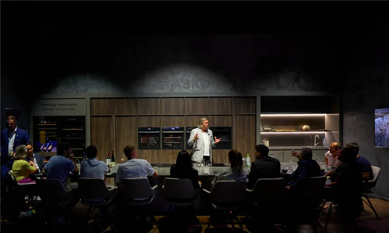 Skandinávská značka ASKO představila na veletrhu IFA inovativní spotřebiče pro udržitelnější chytré bydlení. Nabídla i gastronomické zážitky s hvězdnými šéfkuchaři