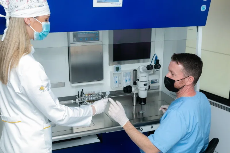 Neplodnost jako problém páru. Kliniky PRONATAL spouští listopadovou kampaň "Plodnost není samozřejmost", v jejímž průběhu se může pár otestovat zdarma